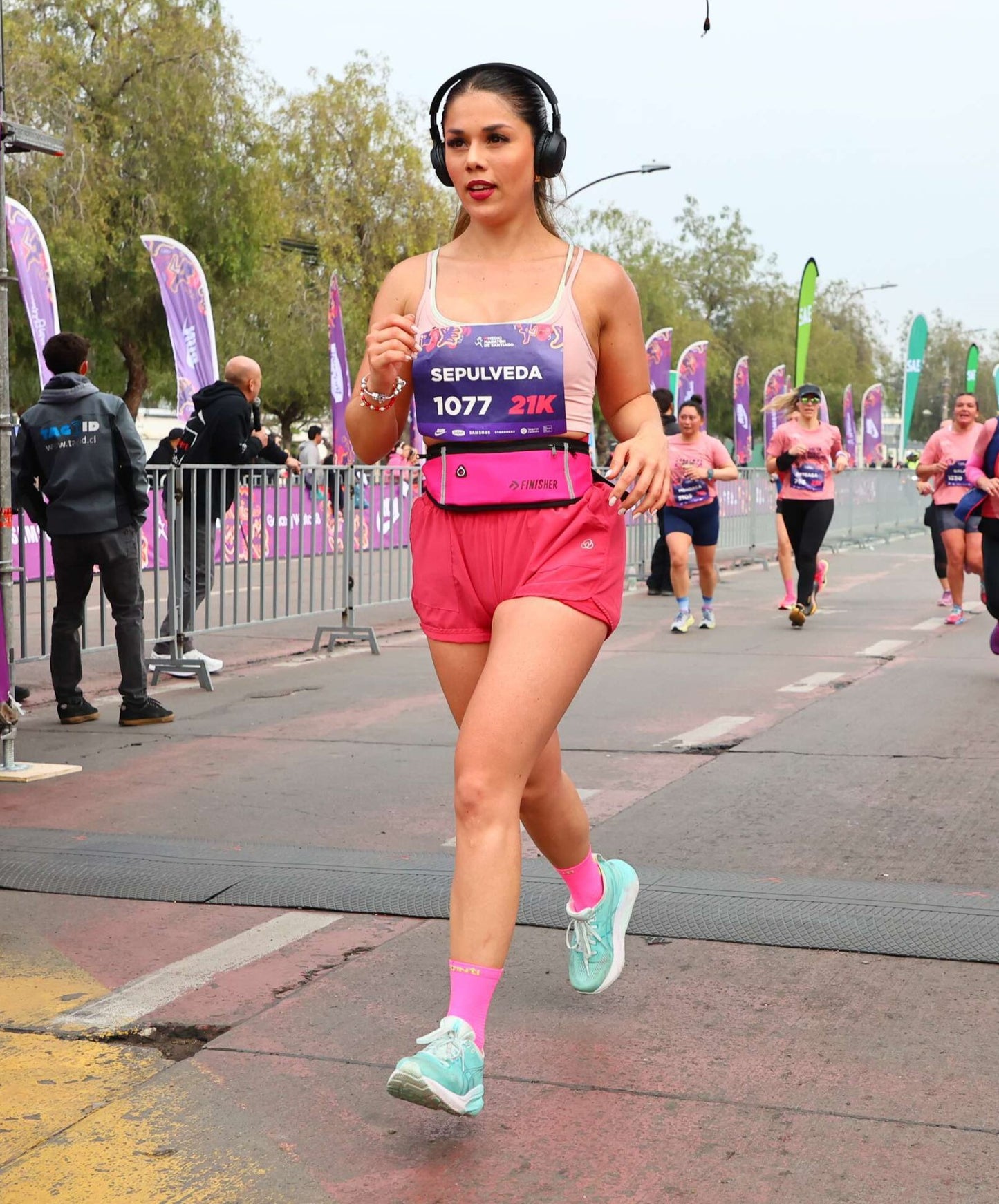 Banano Running Eliud 3 Bolsillos Finisher Fucsia