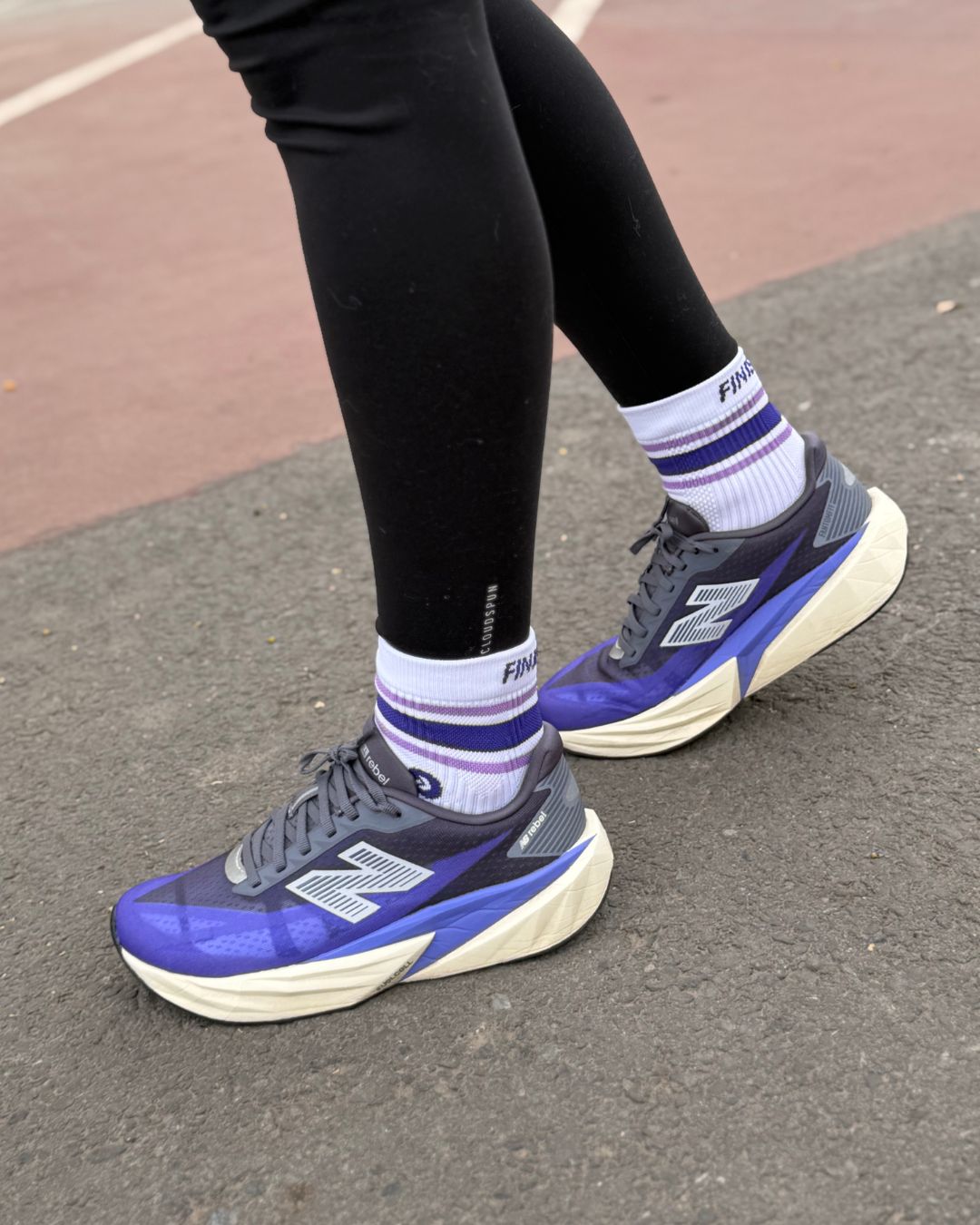 Calcetines de Running Finisher Lightweight con Compresión – Crew Lila