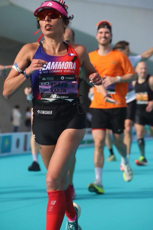 PINK START: Visera + Botella Flask + Calcetines Running