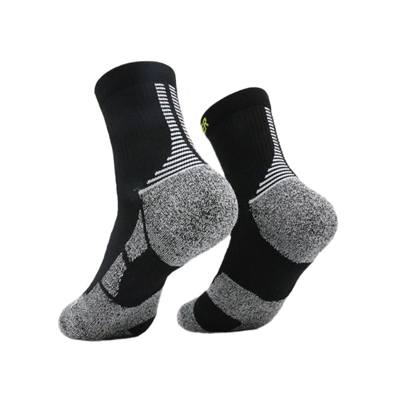 Calcetín de Running con Compresión Finisher Pro Strider – Crew Negro