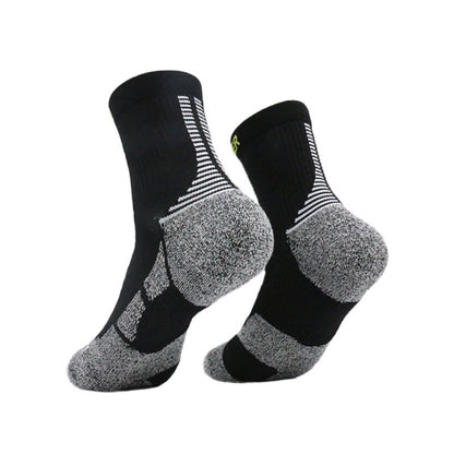 Calcetín de Running con Compresión Finisher Pro Strider – Crew Negro